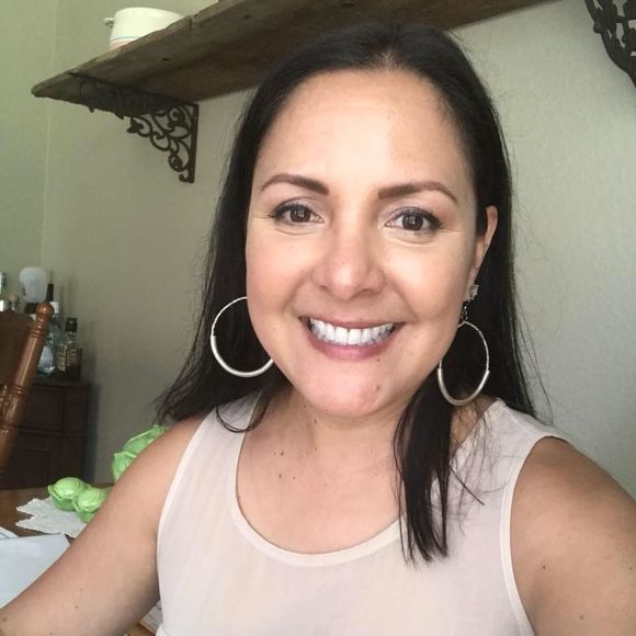 Meet your Posher, Yvette - Picture 1 of 2